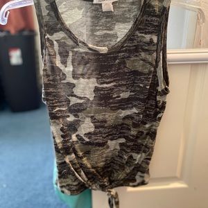 Camo tank